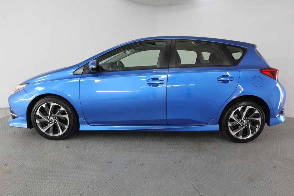 Used 2017 Toyota Corolla iM FWD image 4