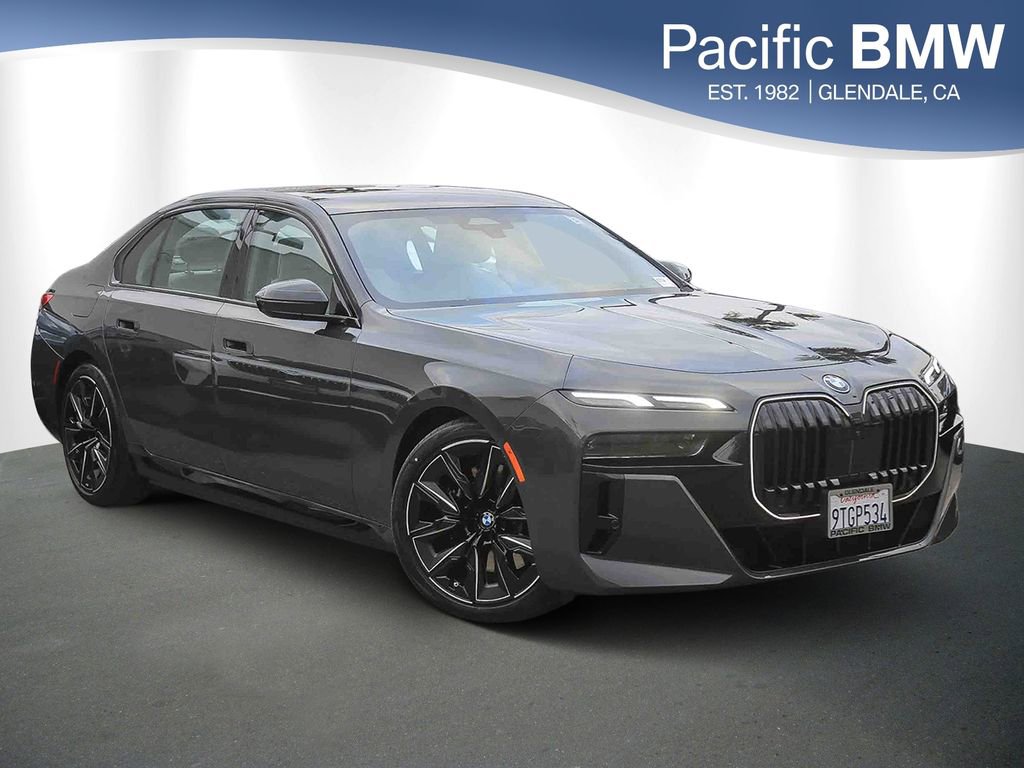 Used 2025 BMW 750e xDrive w/ Premium Package AWD/4WD image 1