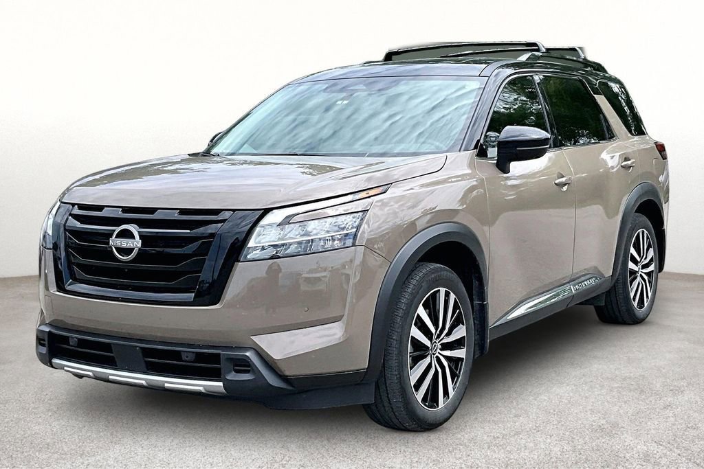 Used 2024 Nissan Pathfinder Platinum w/ Black Appearance Package AWD/4WD image 15