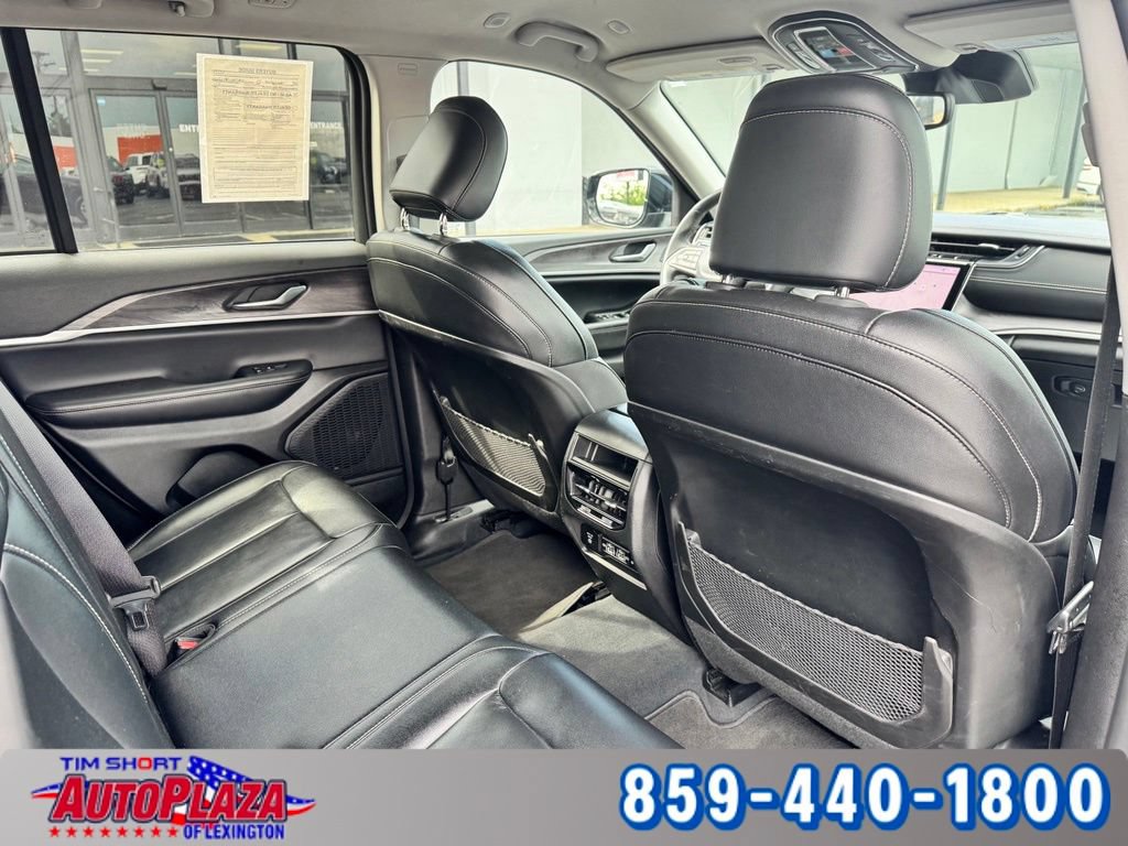 Used 2023 Jeep Grand Cherokee Limited AWD/4WD image 38