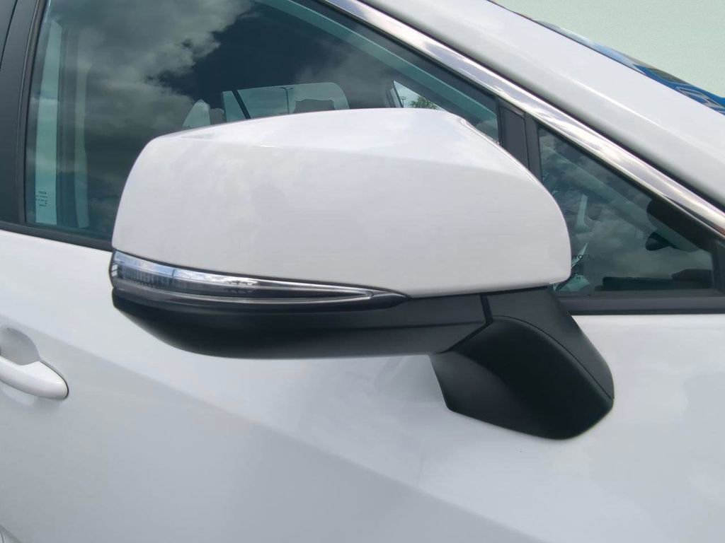 Used 2023 Toyota RAV4 XLE w/ Convenience Package image 27