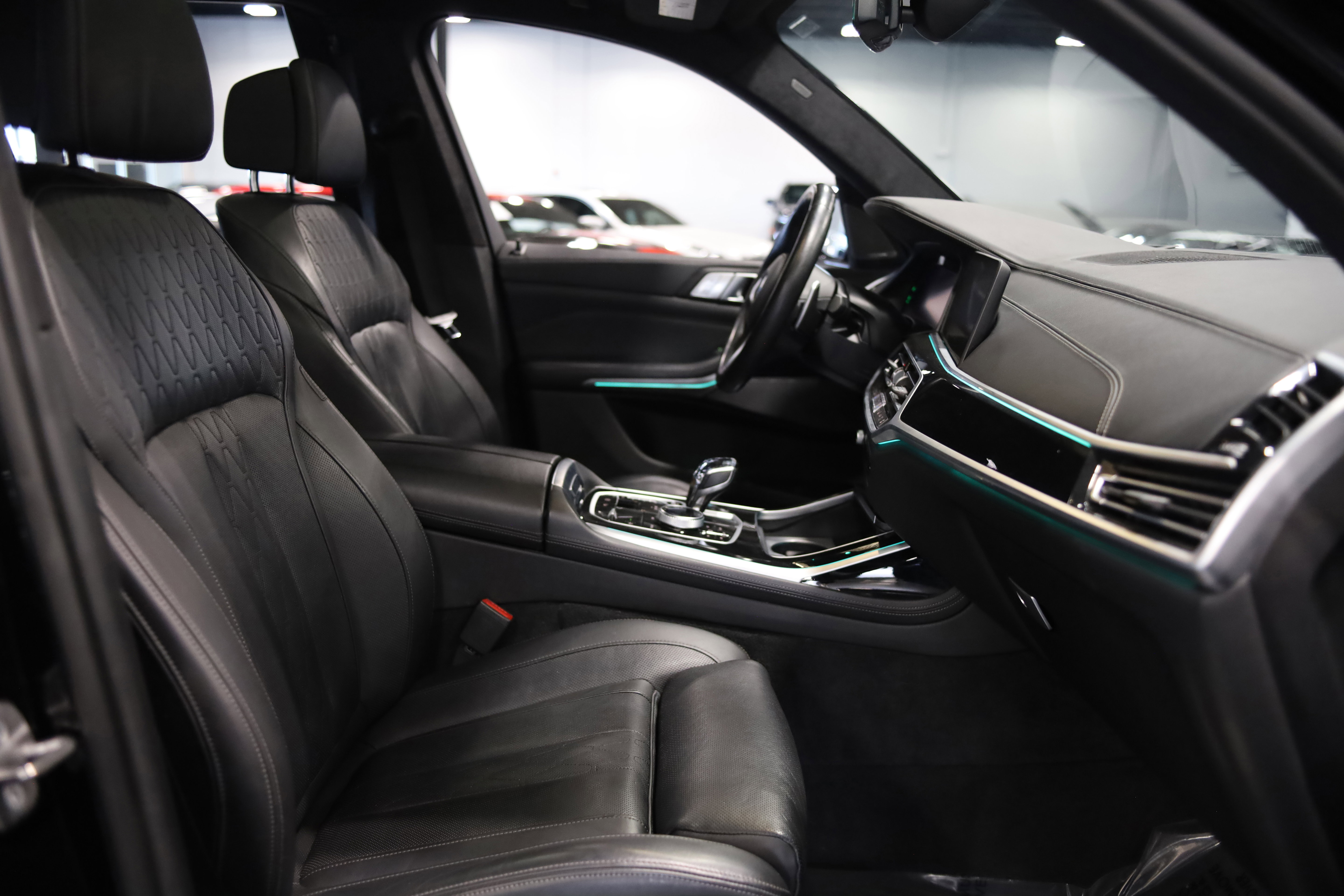 Used 2022 BMW X7 M50i w/ Dynamic Handling Package image 39