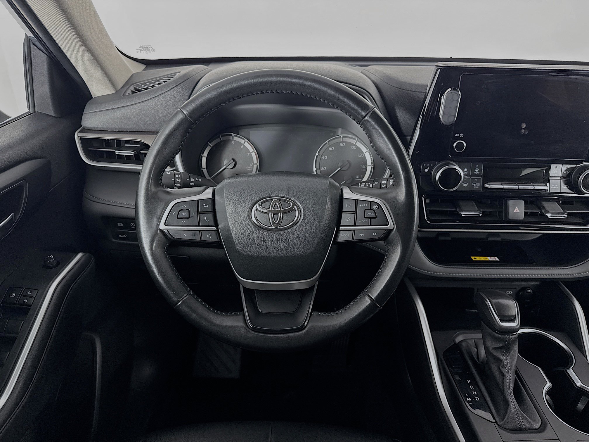Used 2024 Toyota Highlander XLE AWD/4WD image 22
