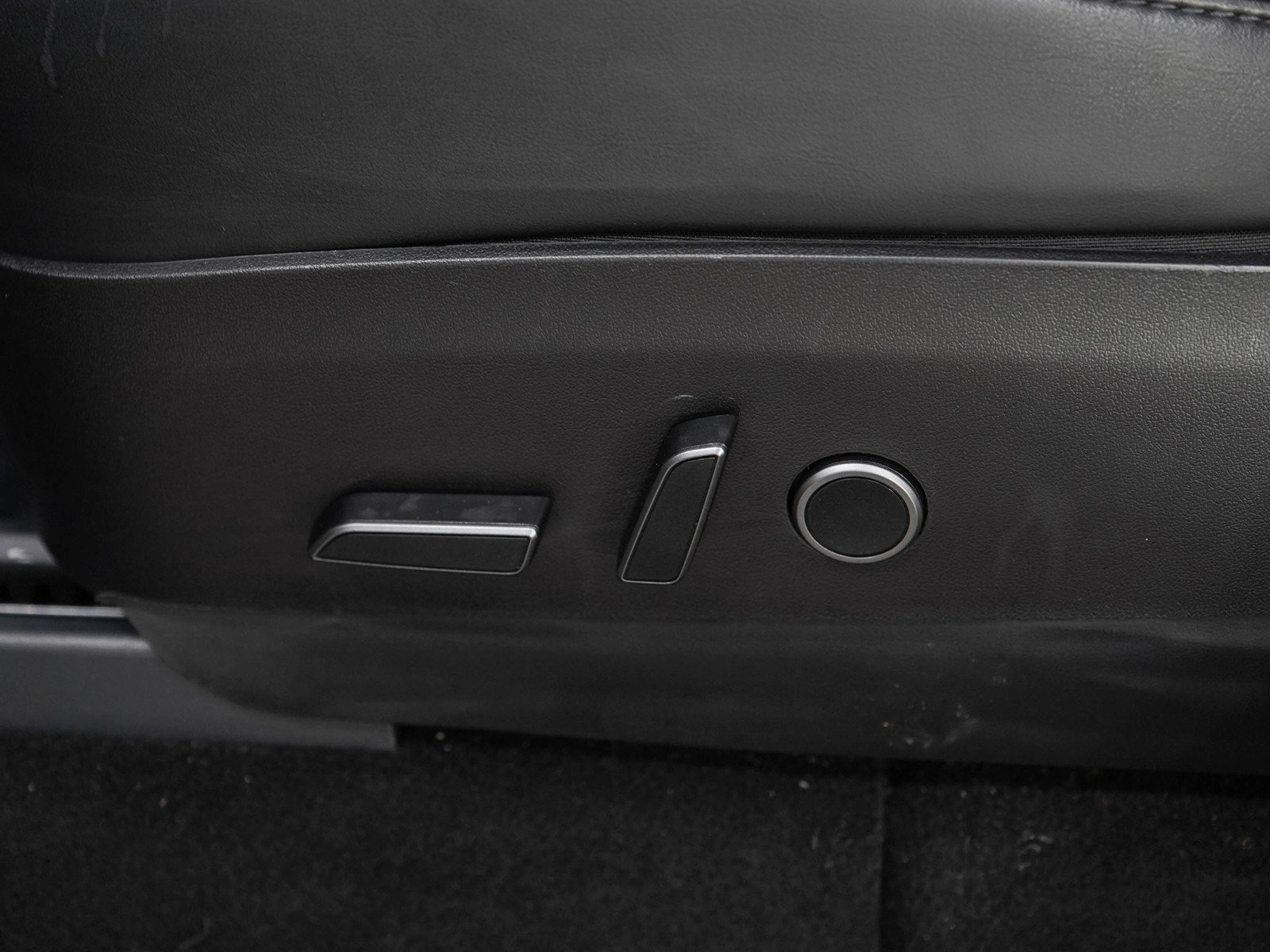 Used 2022 Tesla Model Y Long Range AWD/4WD image 22
