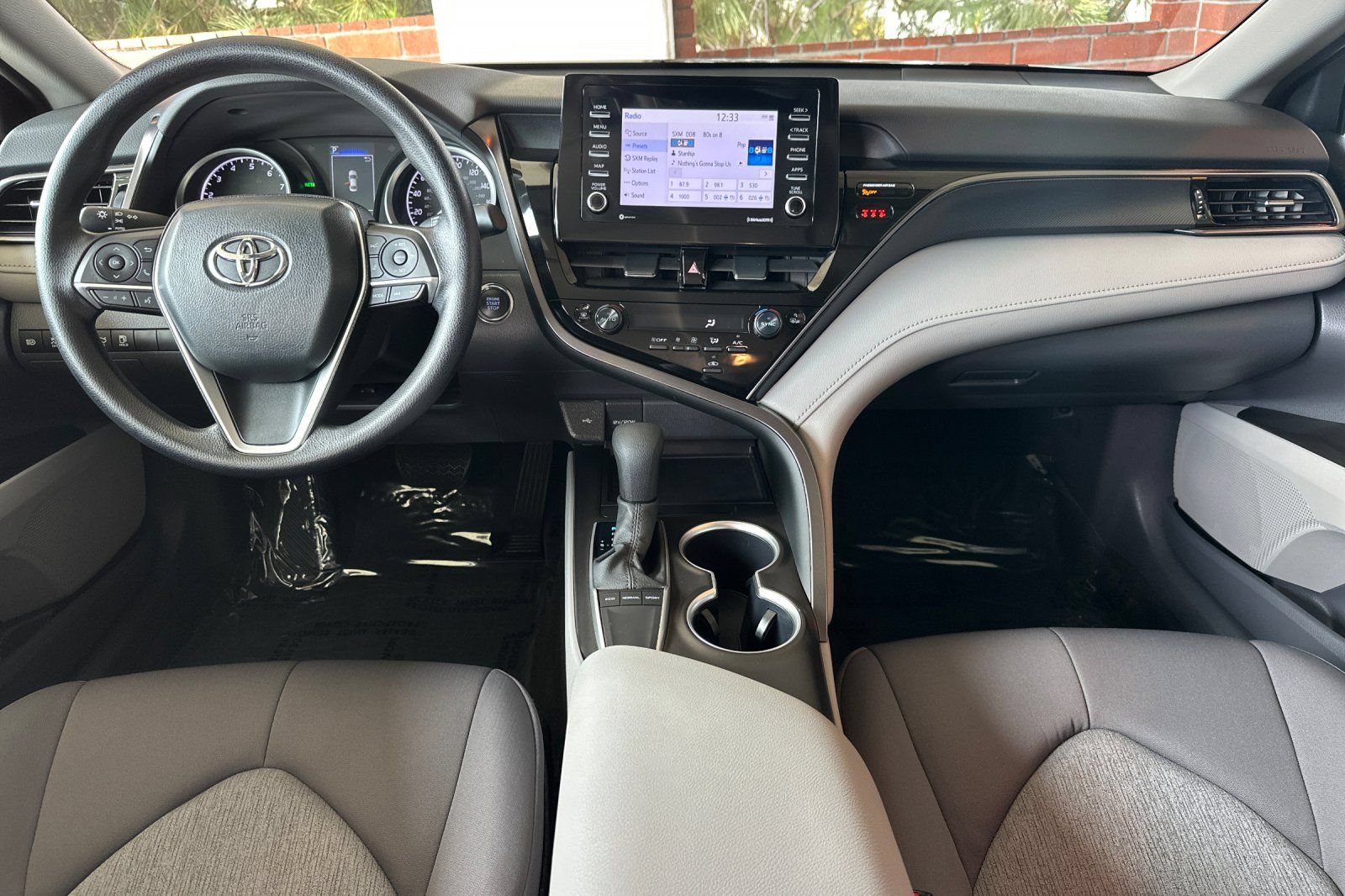 Used 2024 Toyota Camry LE w/ Convenience Package FWD image 15