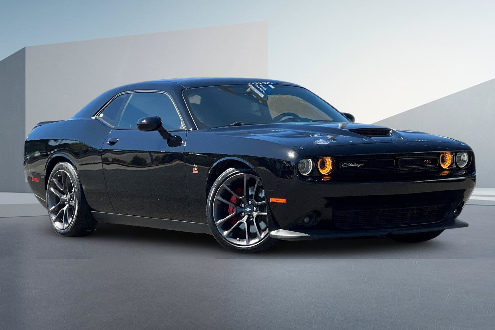 Used 2021 Dodge Challenger R/T Scat Pack w/ Plus Package RWD image 2