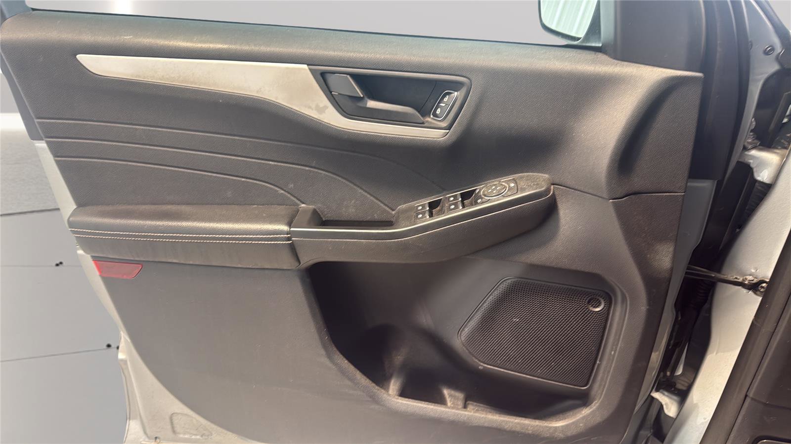 Certified 2022 Ford Escape SE w/ Cold Weather Package image 21