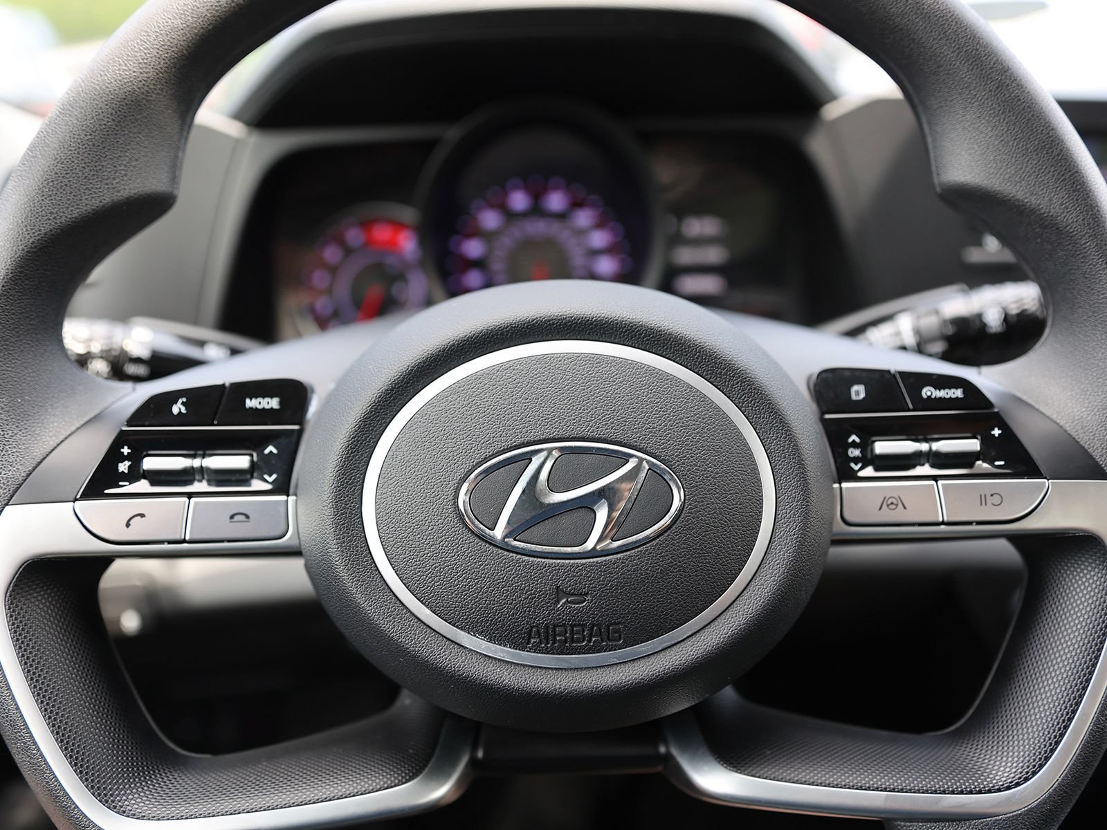 Used 2023 Hyundai Elantra SEL FWD image 31
