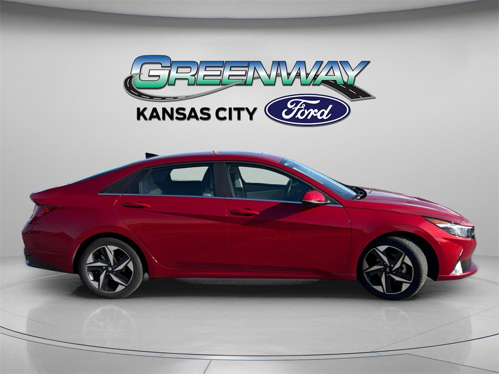 Used 2023 Hyundai Elantra Limited w/ Cargo Package image 9