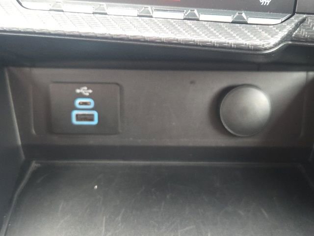 Used 2025 Ford Mustang Premium image 30