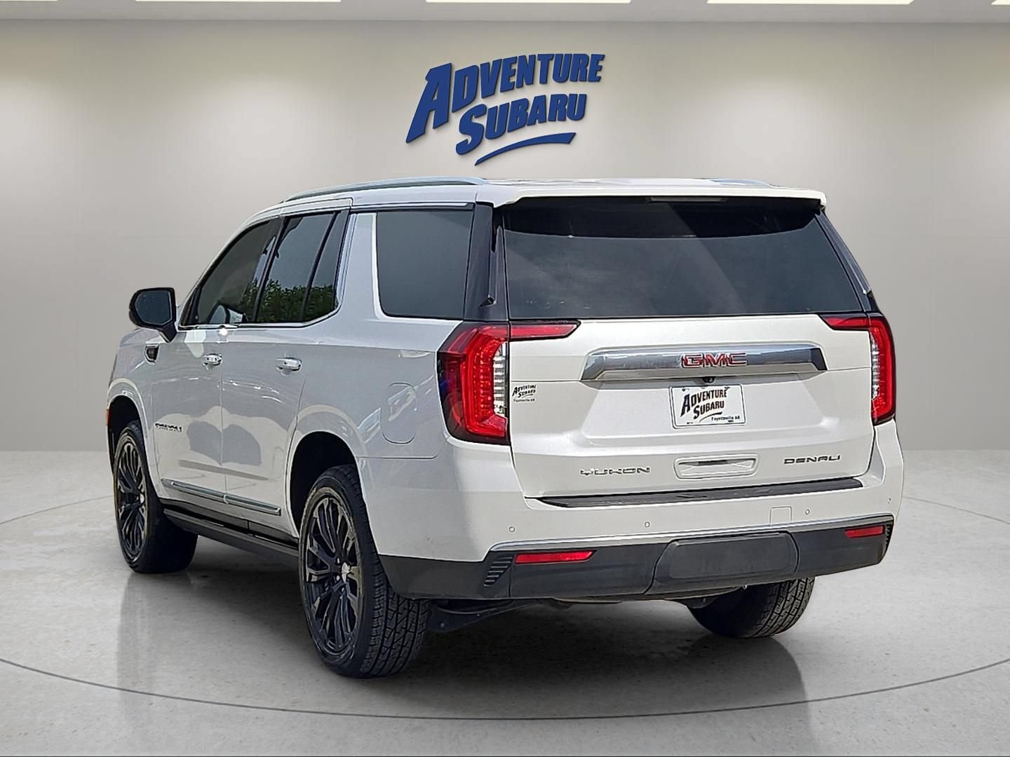 Used 2023 GMC Yukon Denali AWD/4WD image 5