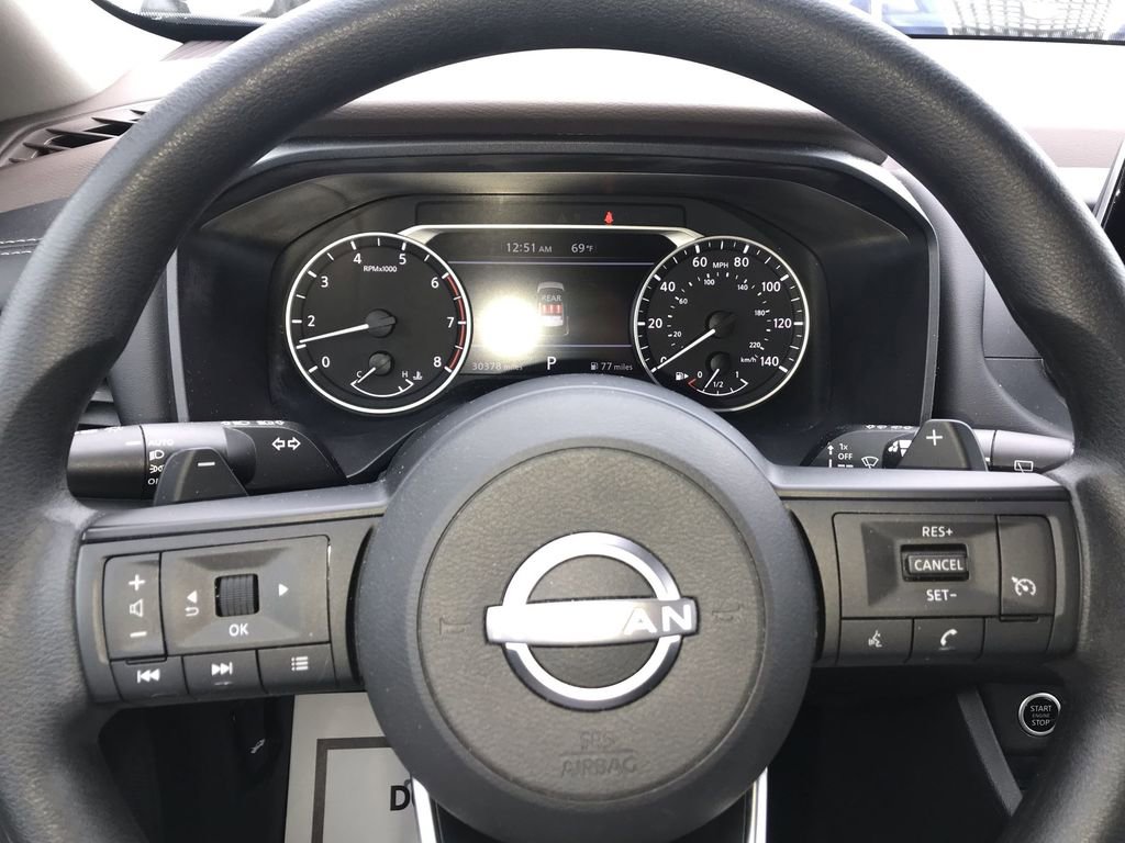 Used 2023 Nissan Rogue S image 14