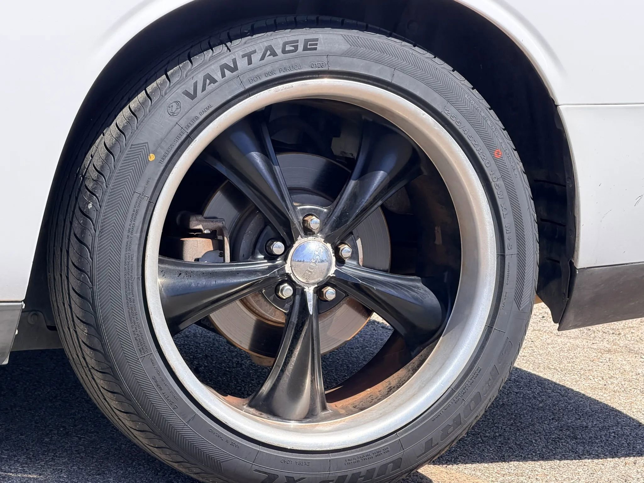 Used 2014 Dodge Challenger SXT w/ Super Sport Group (SS/T) image 2