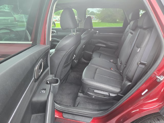 Used 2024 Kia Sorento S w/ Panoramic Sunroof Package FWD image 19