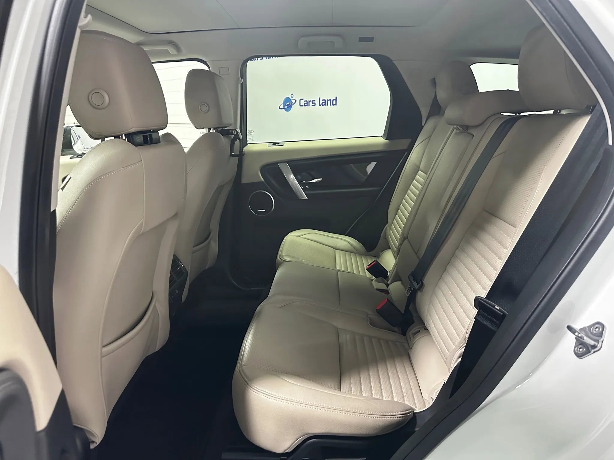 Used 2021 Land Rover Discovery Sport SE image 14