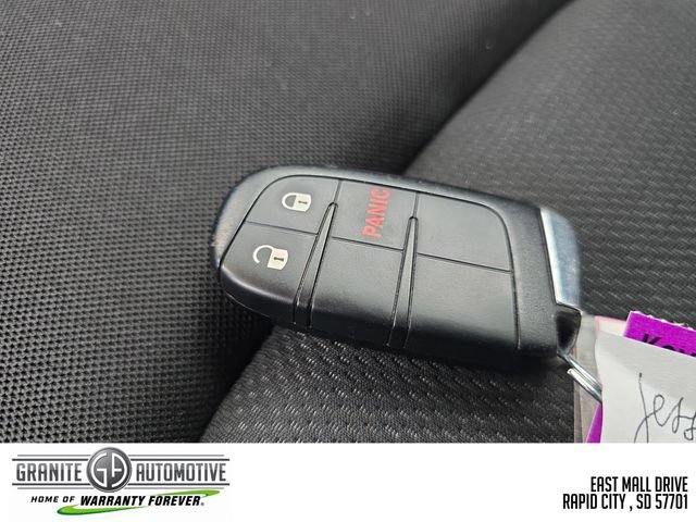 Used 2023 Jeep Renegade Latitude AWD/4WD image 29