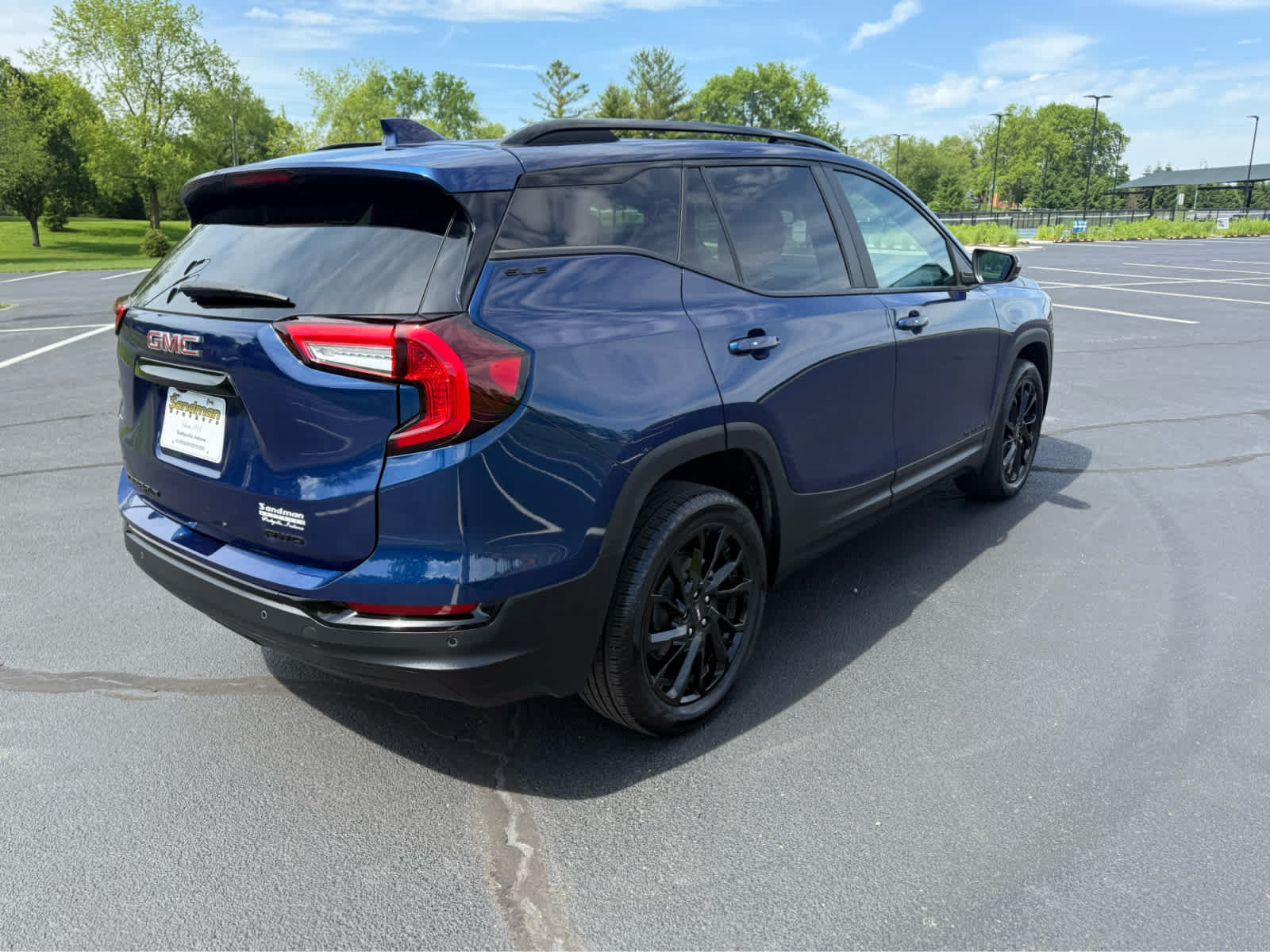 Used 2023 GMC Terrain SLE w/ Elevation Edition AWD/4WD image 6
