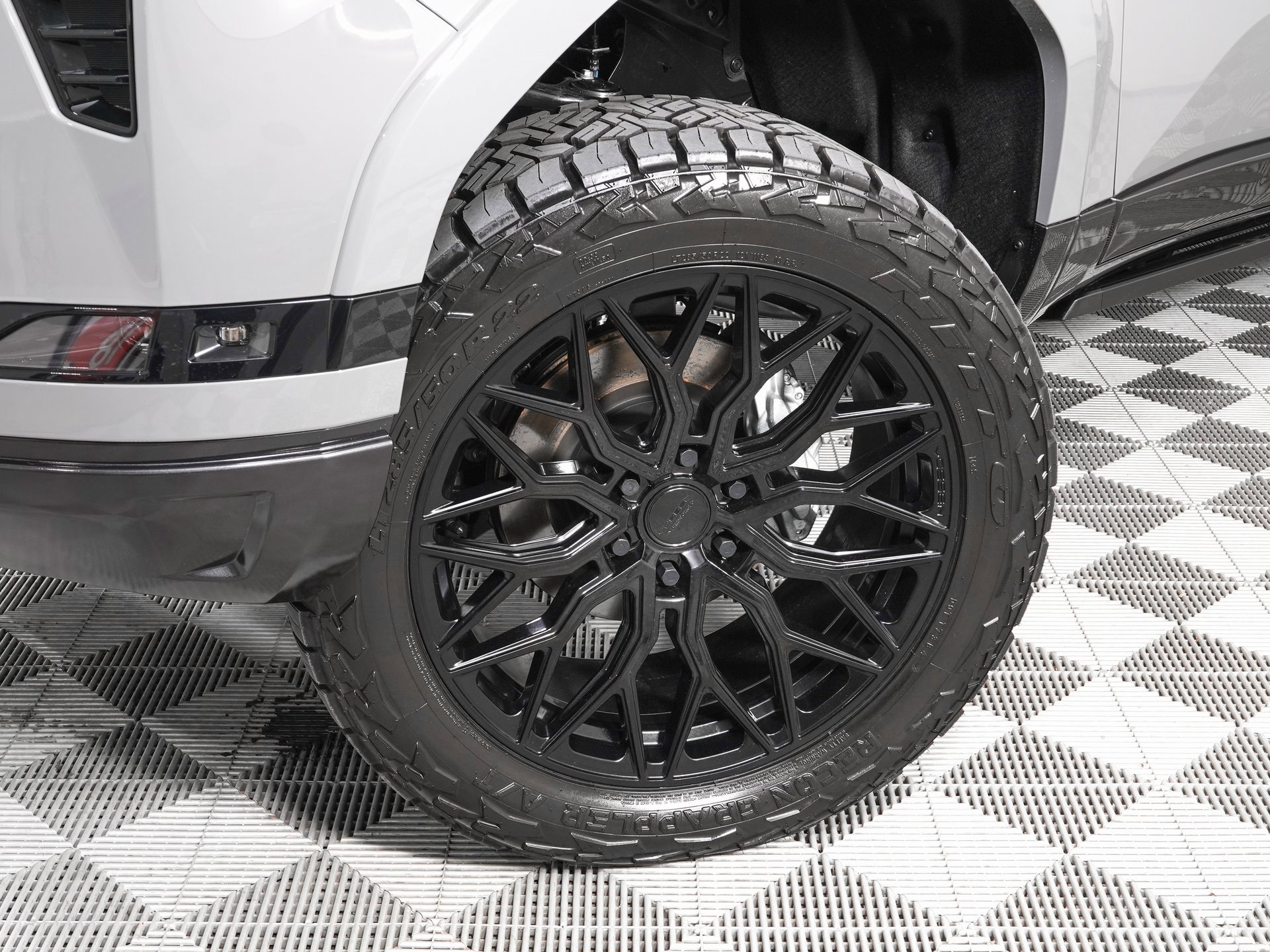 Used 2025 Lexus GX 550 image 35