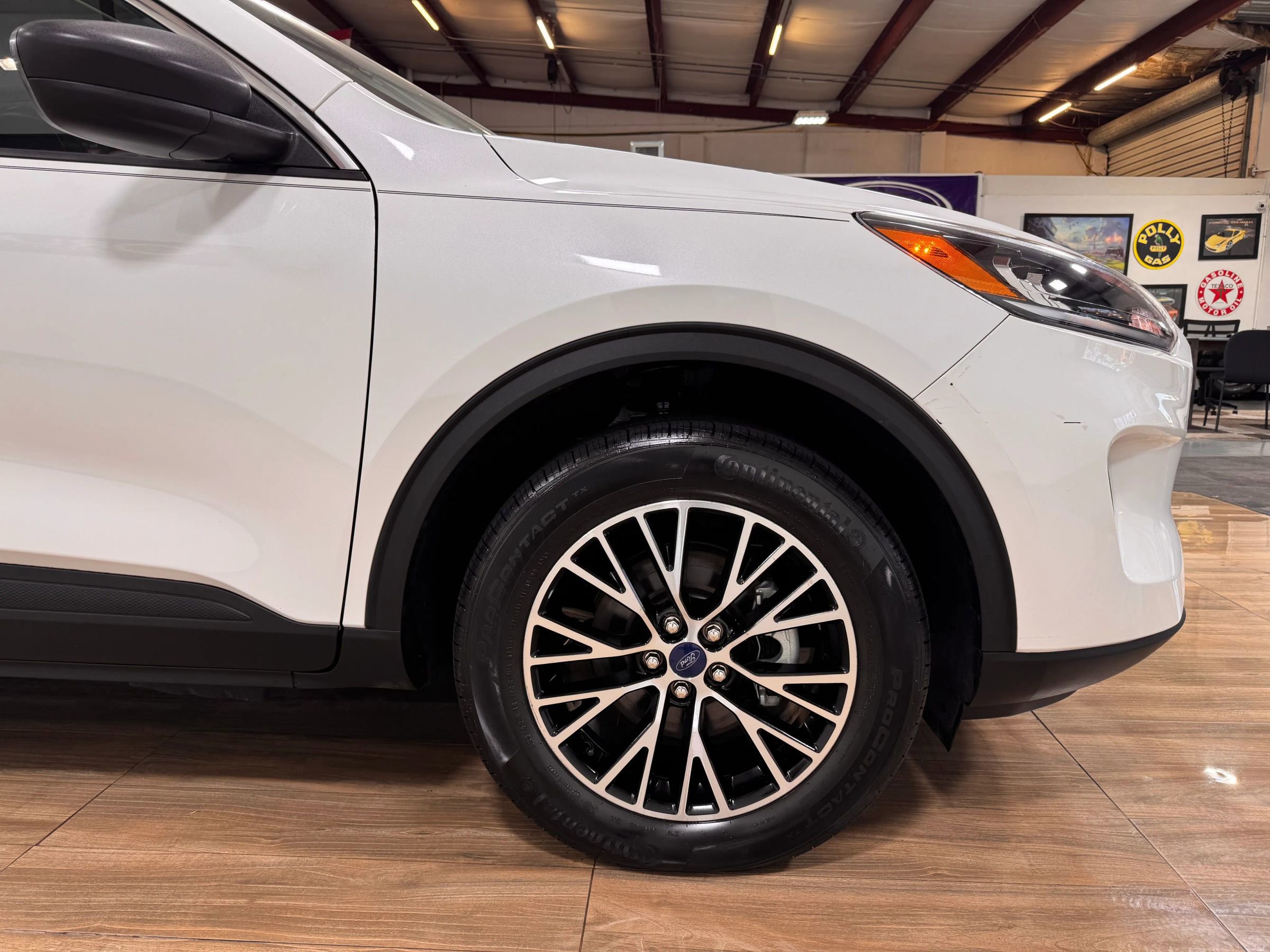 Used 2022 Ford Escape SE w/ Cold Weather Package image 4