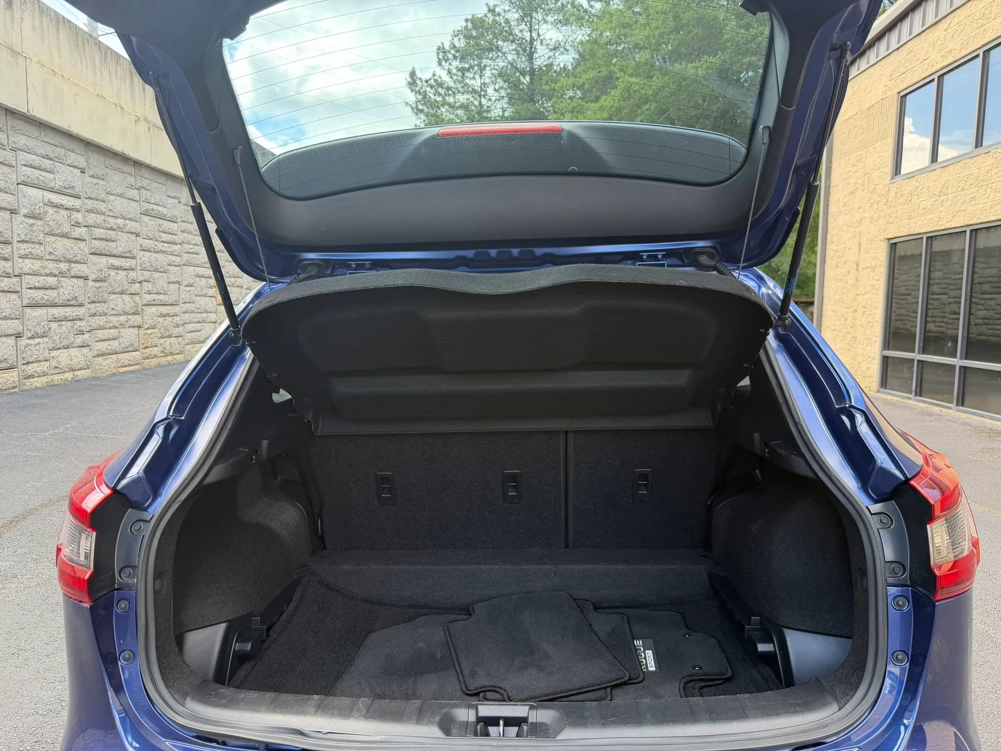 Used 2020 Nissan Rogue Sport S w/ Appearance Package FWD image 34
