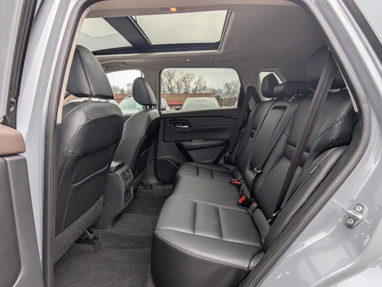 Used 2022 Nissan Rogue SL AWD/4WD image 14