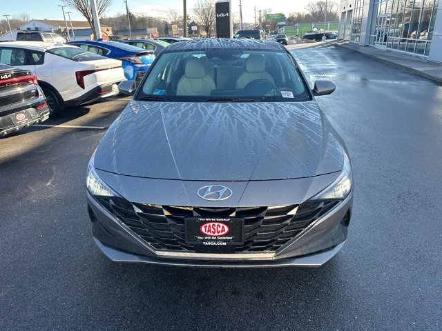 Used 2023 Hyundai Elantra Limited image 3