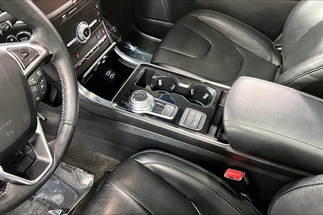 Used 2020 Ford Edge Titanium w/ Equipment Group 301A image 19