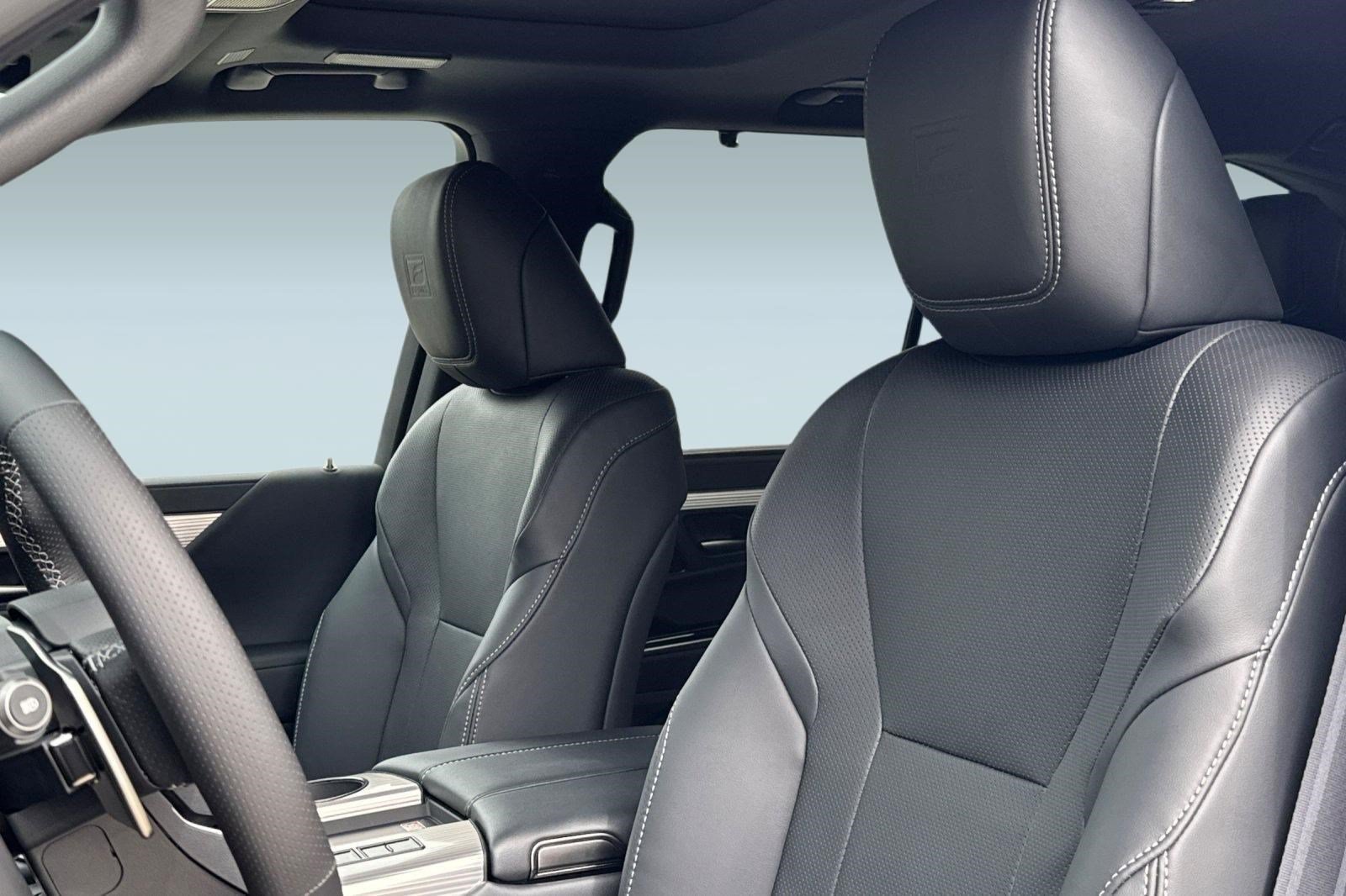 New 2026 Lexus LX 700h F Sport AWD/4WD image 5