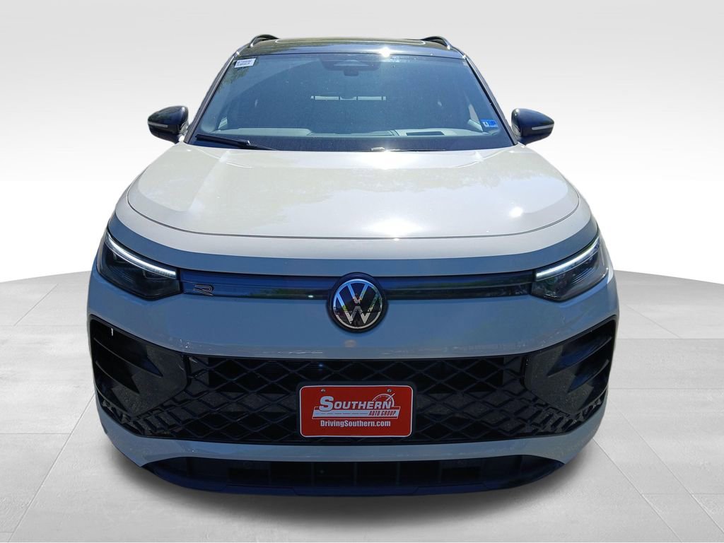 New 2026 Volkswagen Tiguan SE R-Line image 8