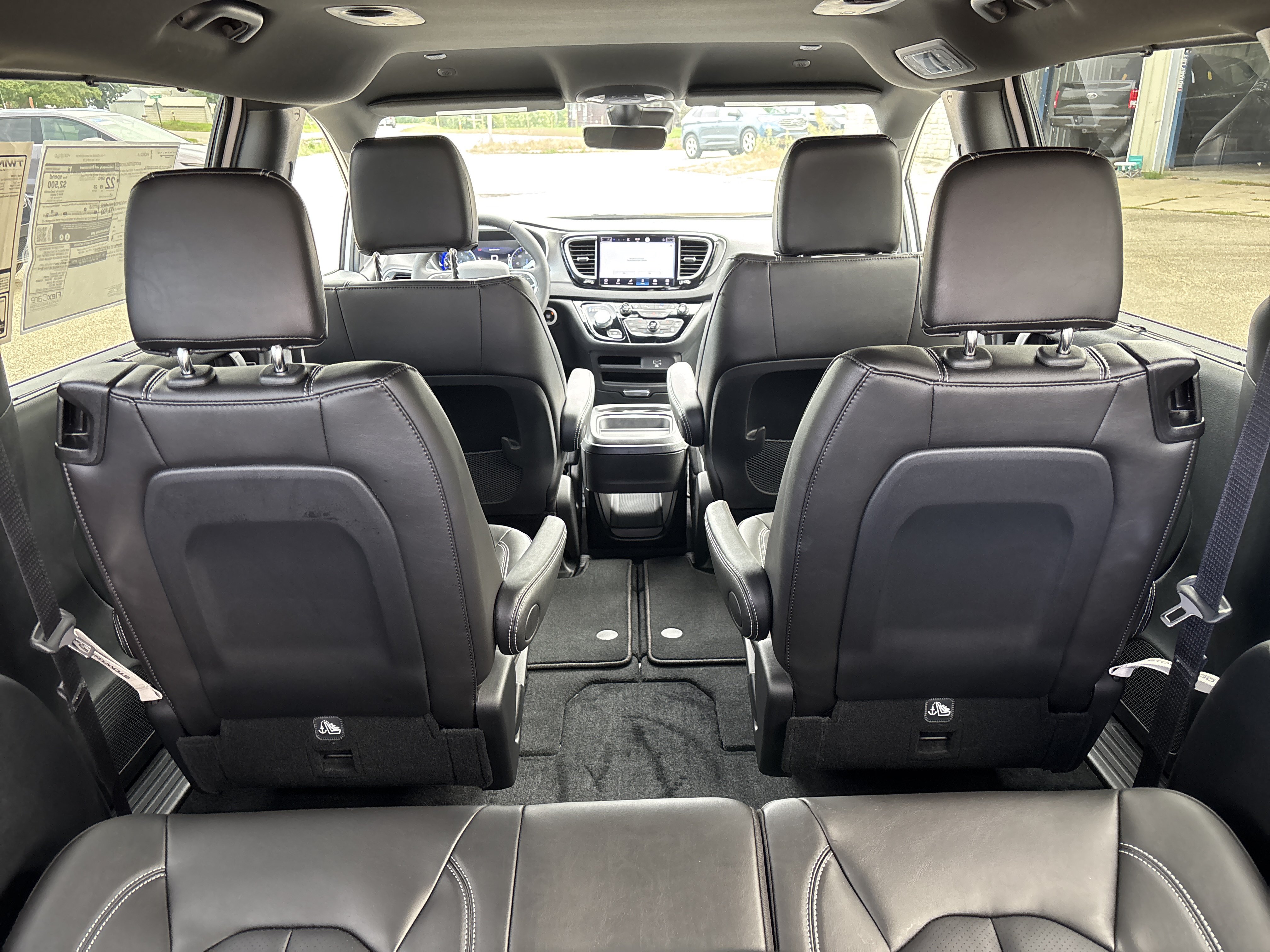 New 2027 Chrysler Pacifica LX FWD image 7