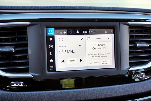 Used 2022 Chrysler Voyager LX FWD image 25