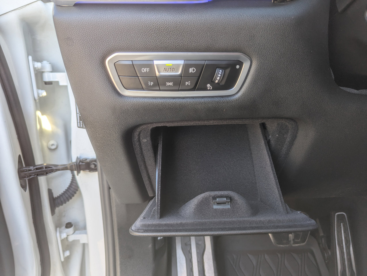 Used 2023 BMW X6 M50i w/ Executive Package image 15