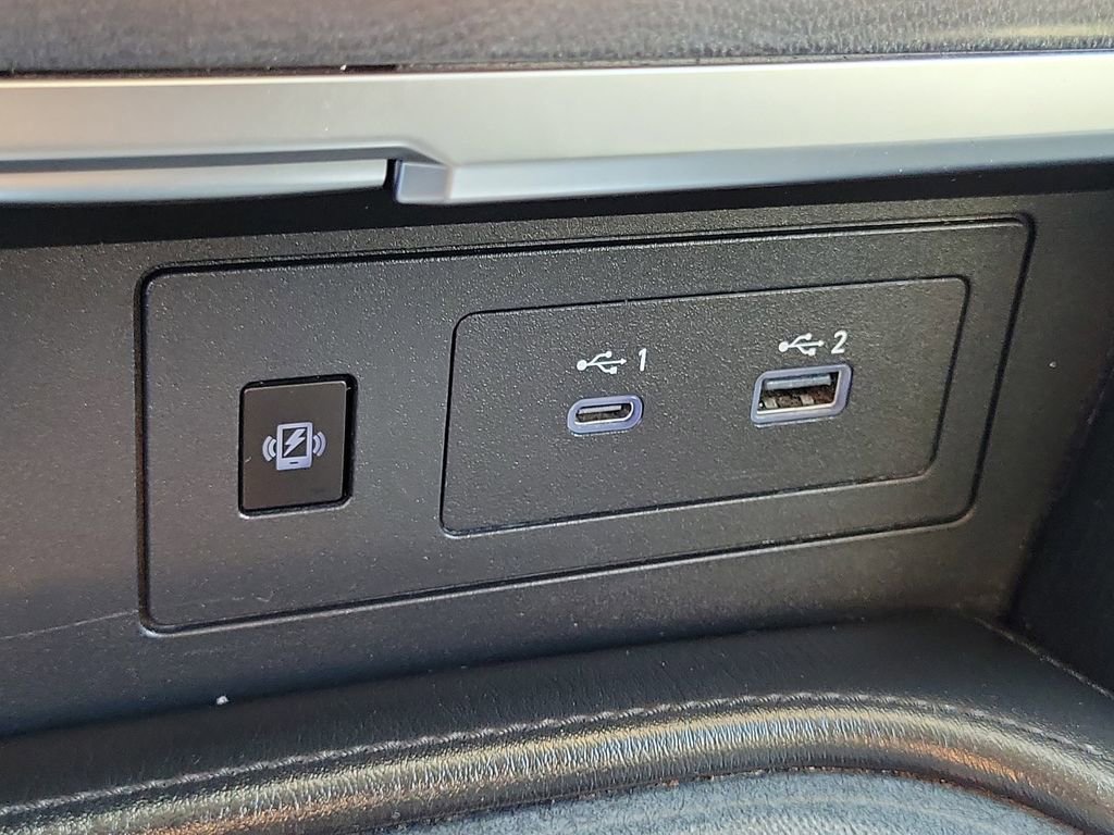 Used 2023 Nissan Armada SV image 16