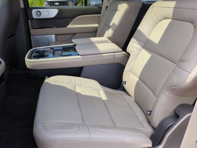 Used 2022 Lincoln Navigator Reserve image 30