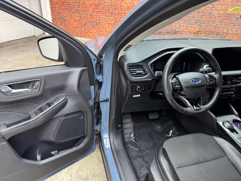 Certified 2023 Ford Escape SE FWD image 9
