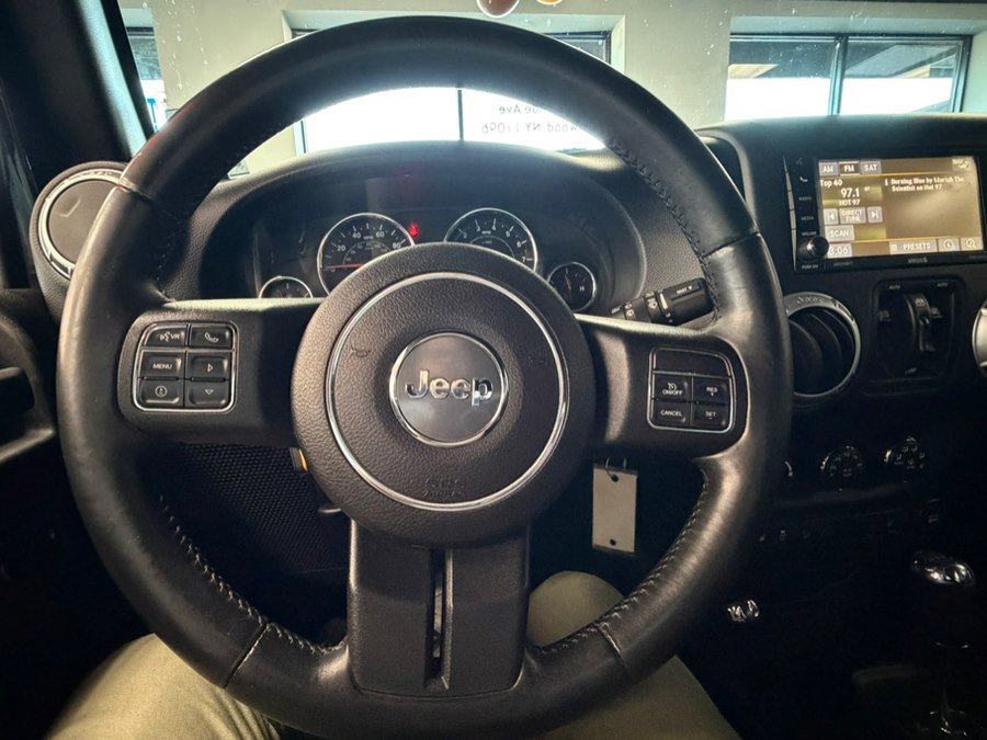 Used 2013 Jeep Wrangler Unlimited Rubicon w/ Connectivity Group image 37