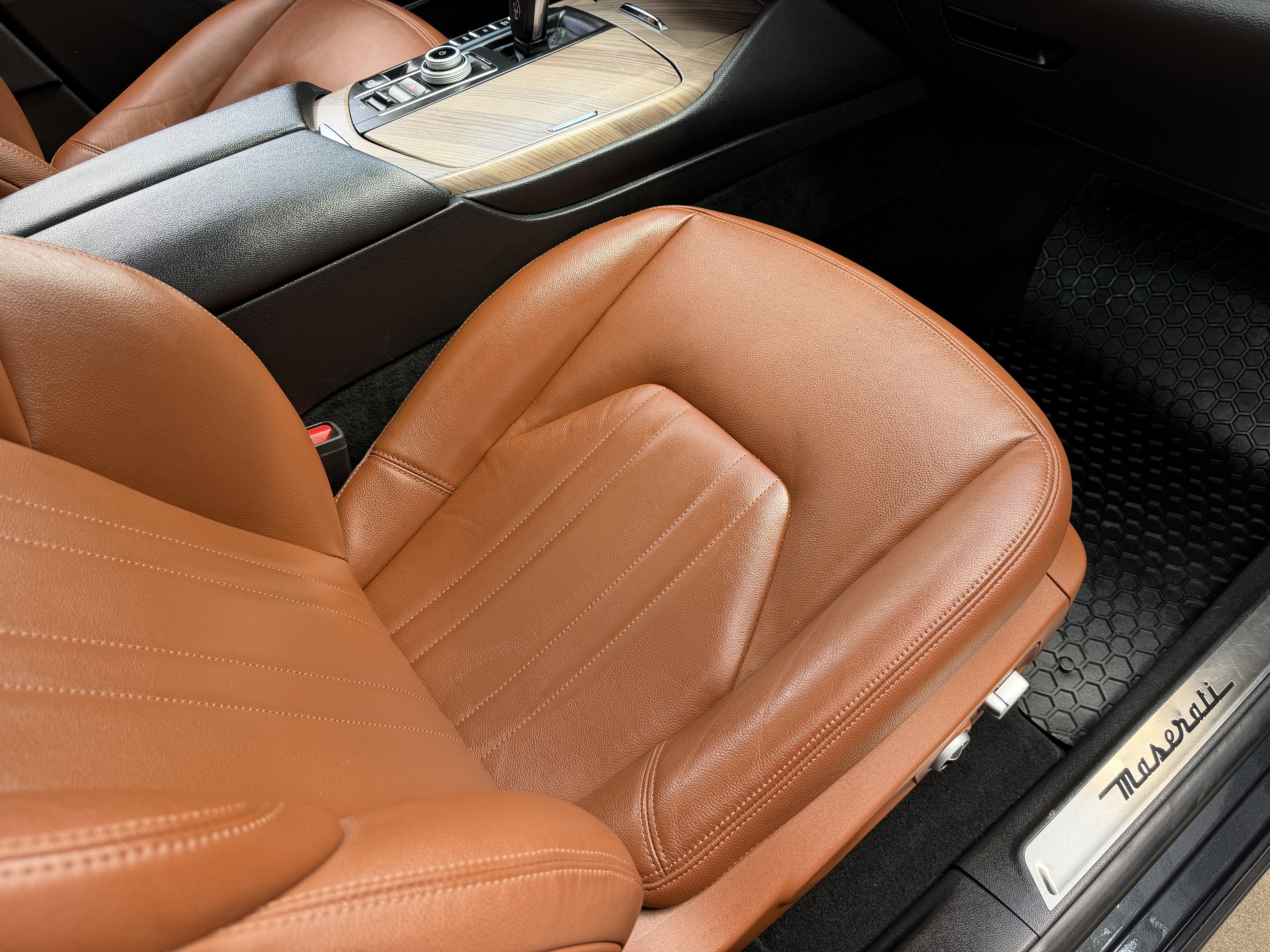 Used 2021 Maserati Levante S AWD/4WD image 14