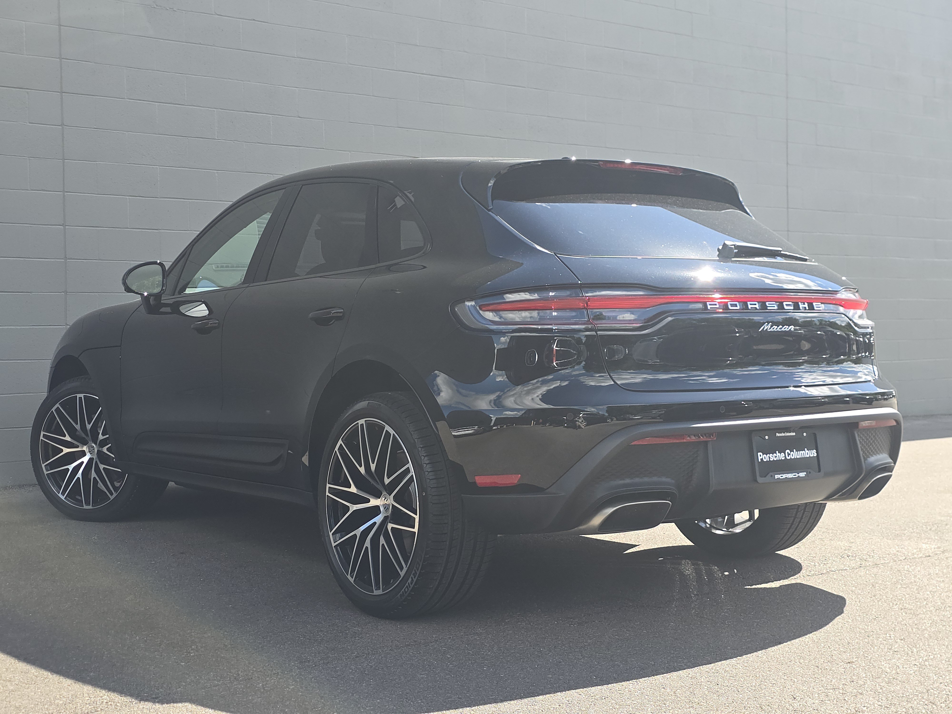 New 2026 Porsche Macan AWD/4WD image 3