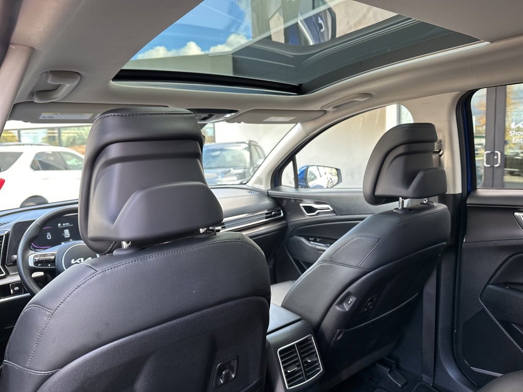 Used 2025 Kia Sportage EX w/ Premium Package image 22