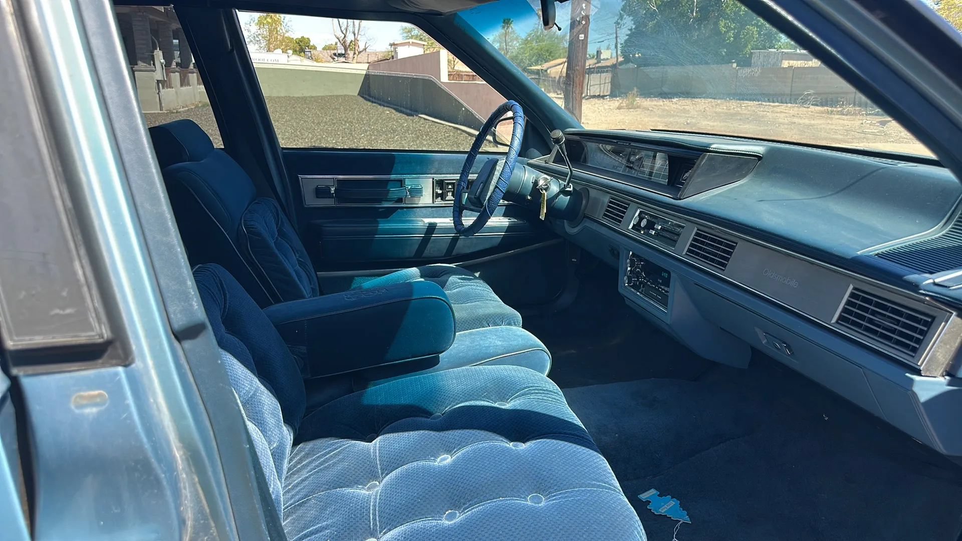 Used 1990 Oldsmobile 88 Royale Brougham FWD image 8