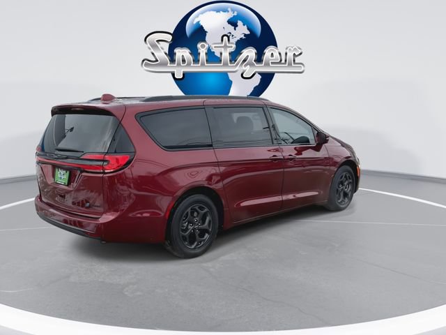 Used 2021 Chrysler Pacifica Touring-L w/ S Appearance Package image 9