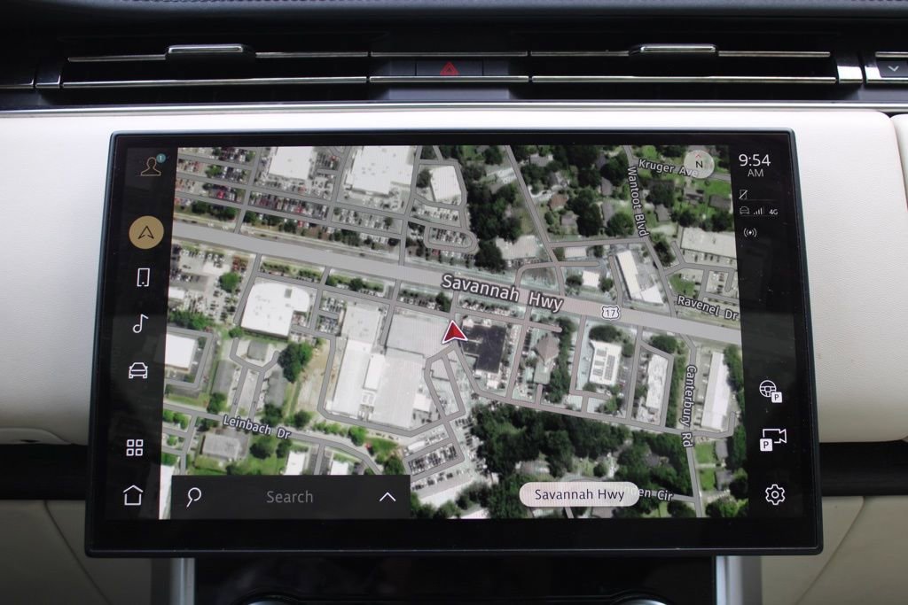 Used 2023 Land Rover Range Rover SE image 25