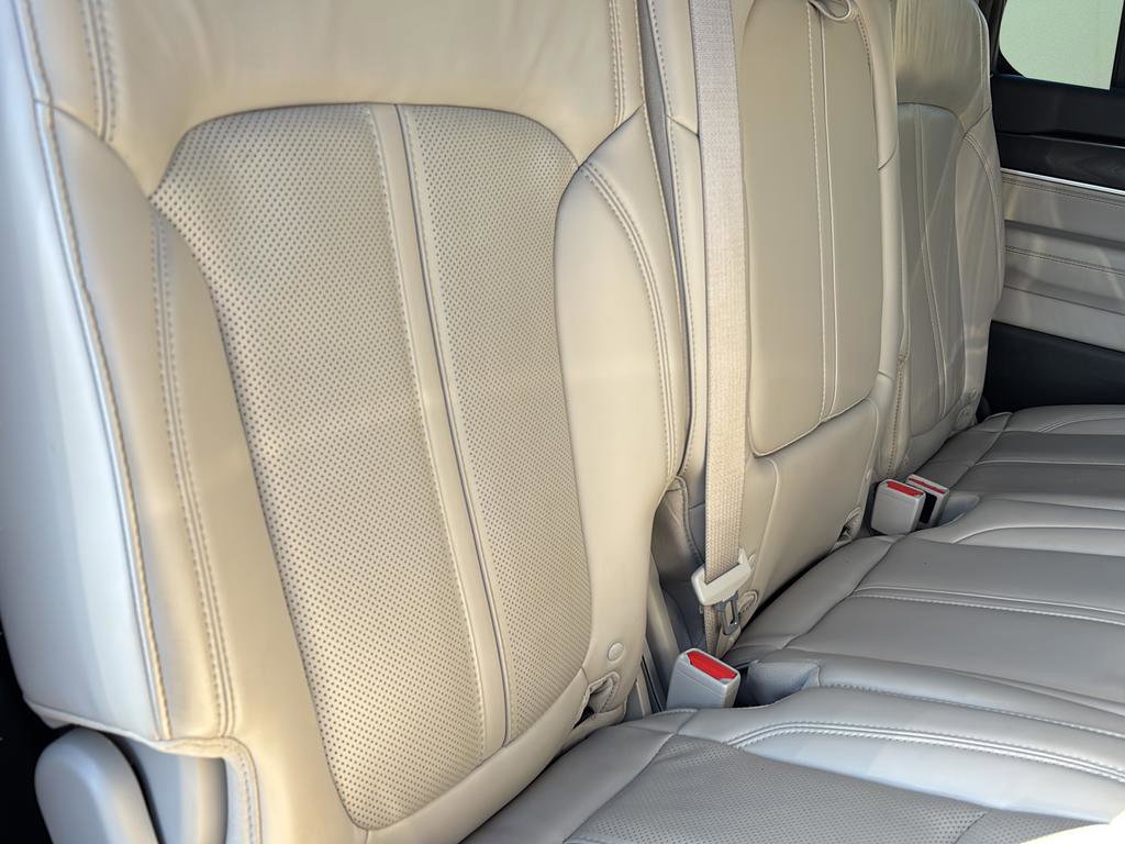 Used 2023 Jeep Wagoneer 4WD w/ Premium Group I image 42