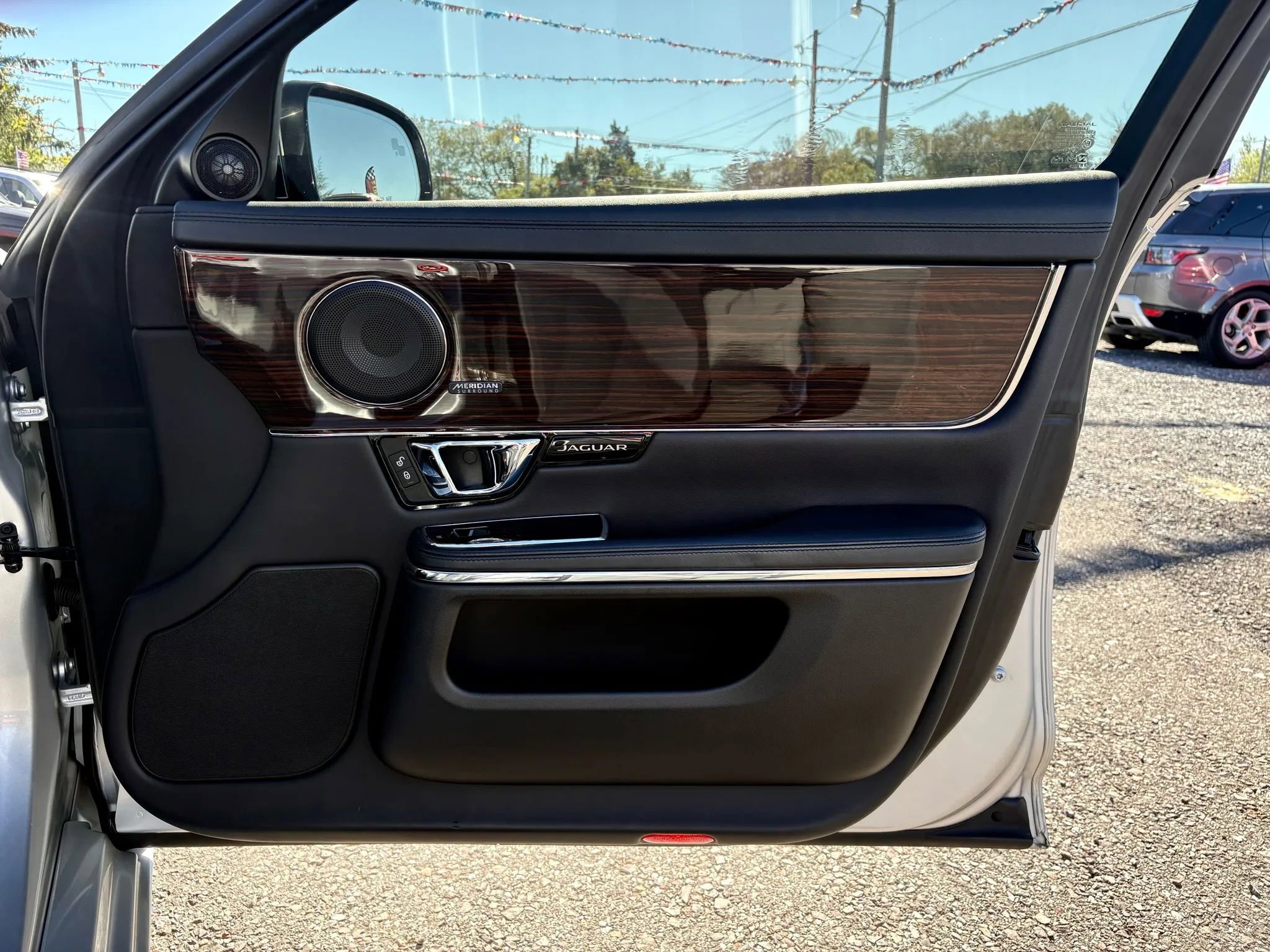 Used 2017 Jaguar XJ R-Sport image 14