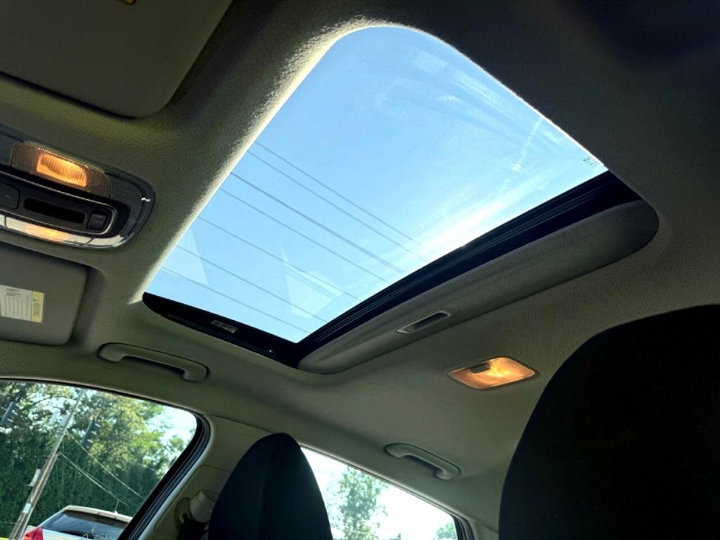 Used 2024 Hyundai Elantra SEL w/ Convenience Package image 4