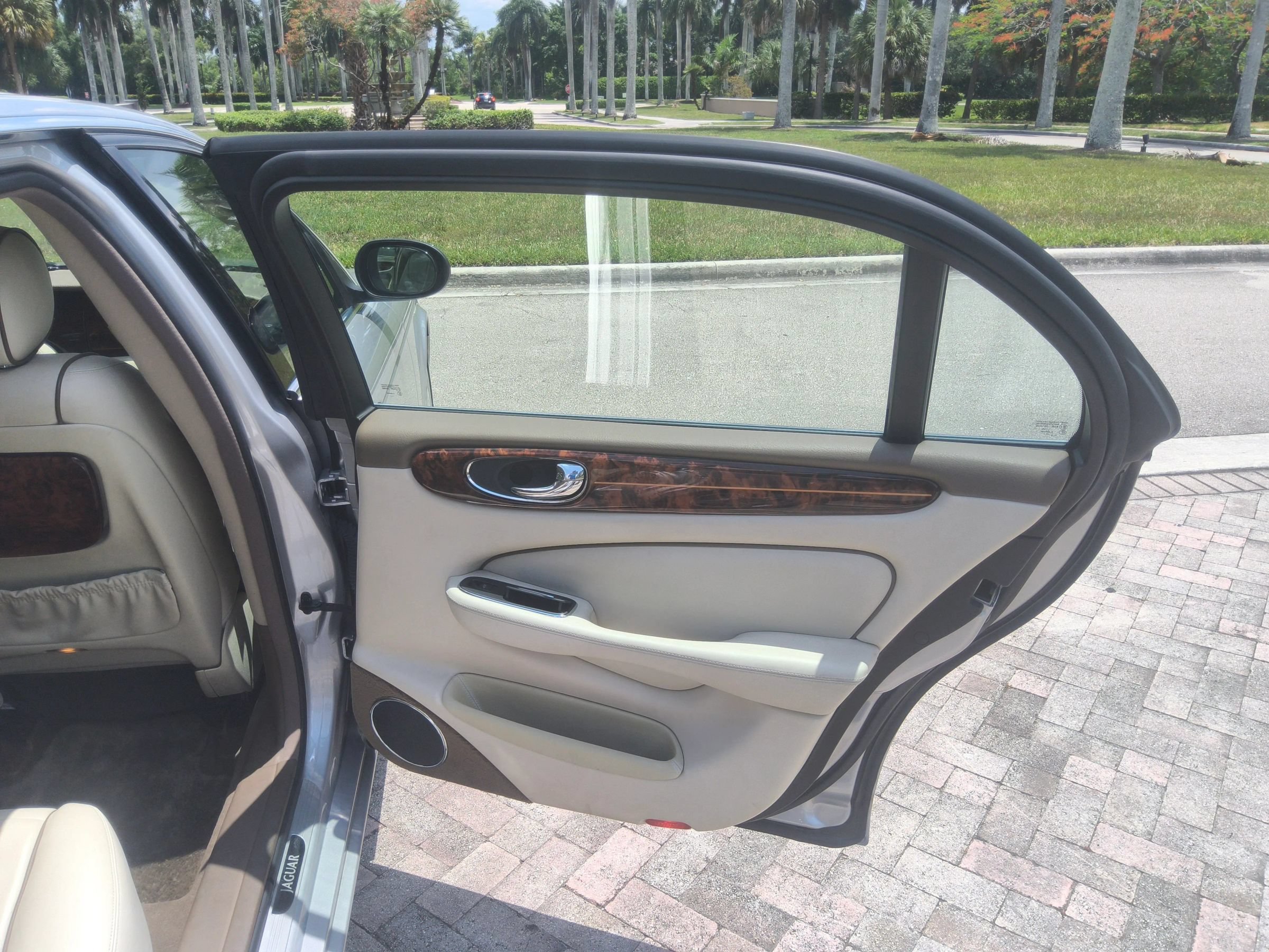 Used 2006 Jaguar XJ Vanden Plas RWD image 35