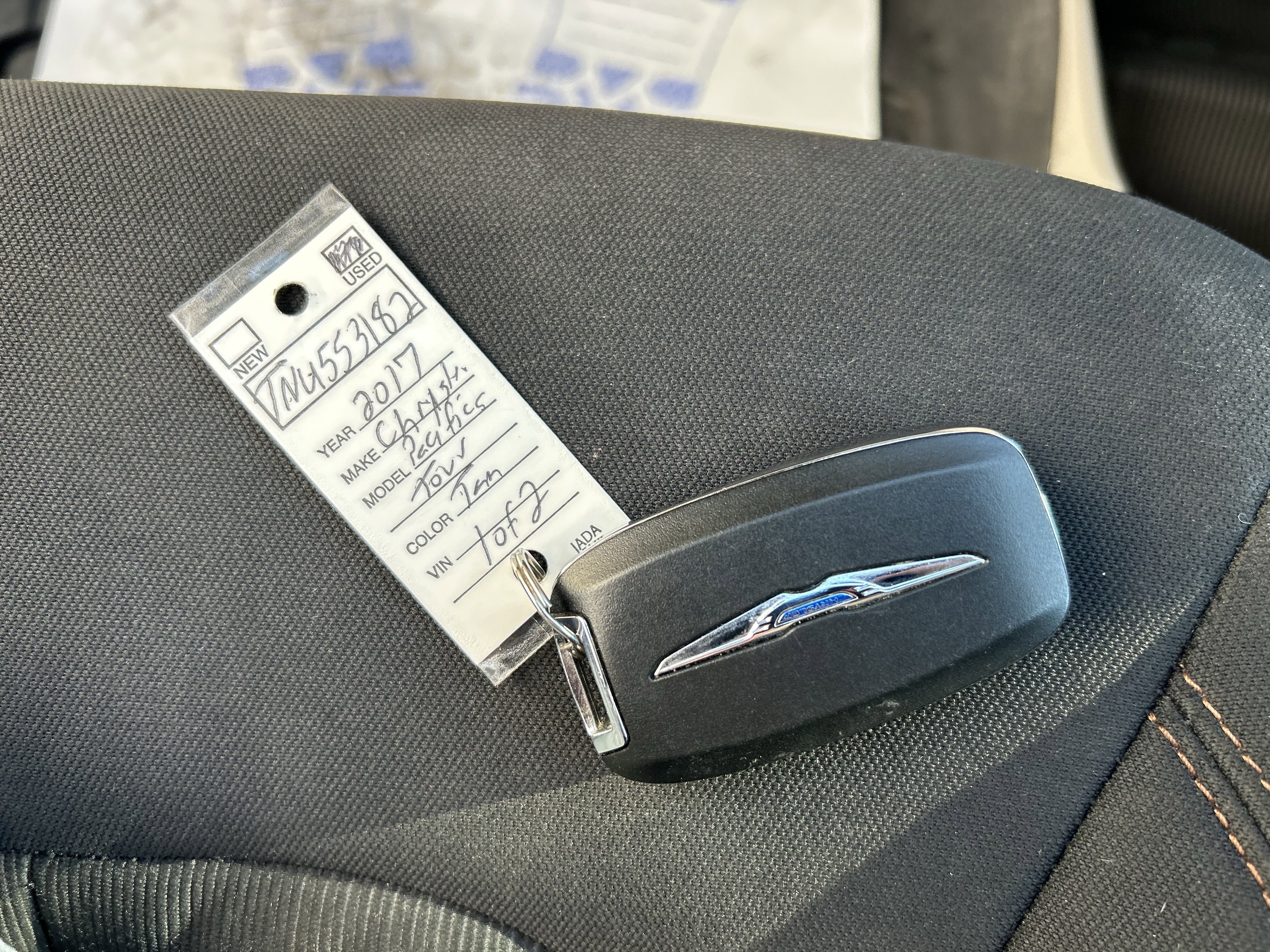 Used 2017 Chrysler Pacifica Touring w/ Tire & Wheel Group image 32