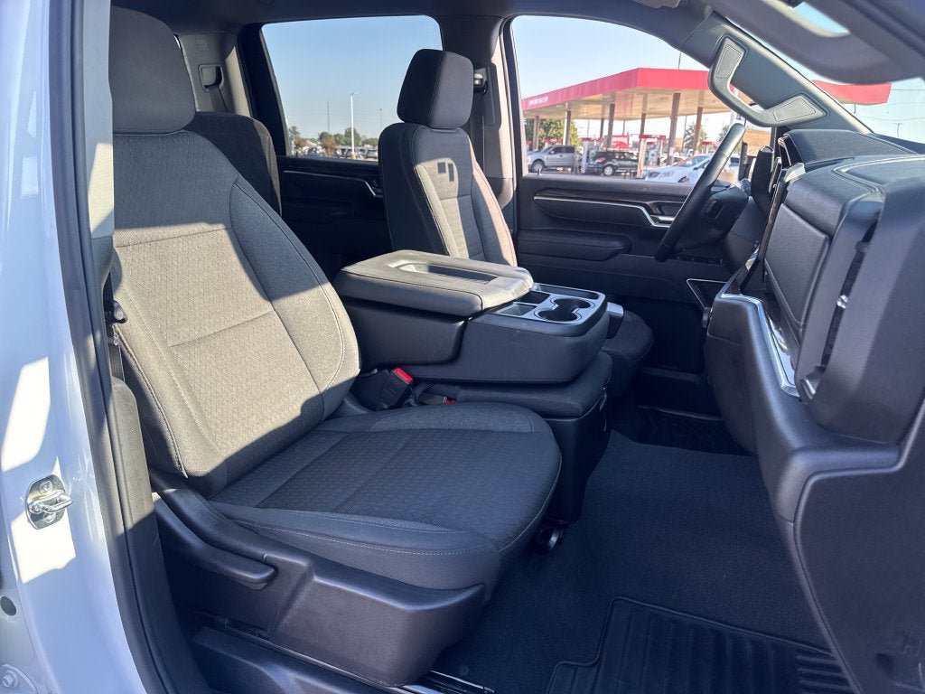 Used 2025 Chevrolet Silverado 2500 LT AWD/4WD image 12