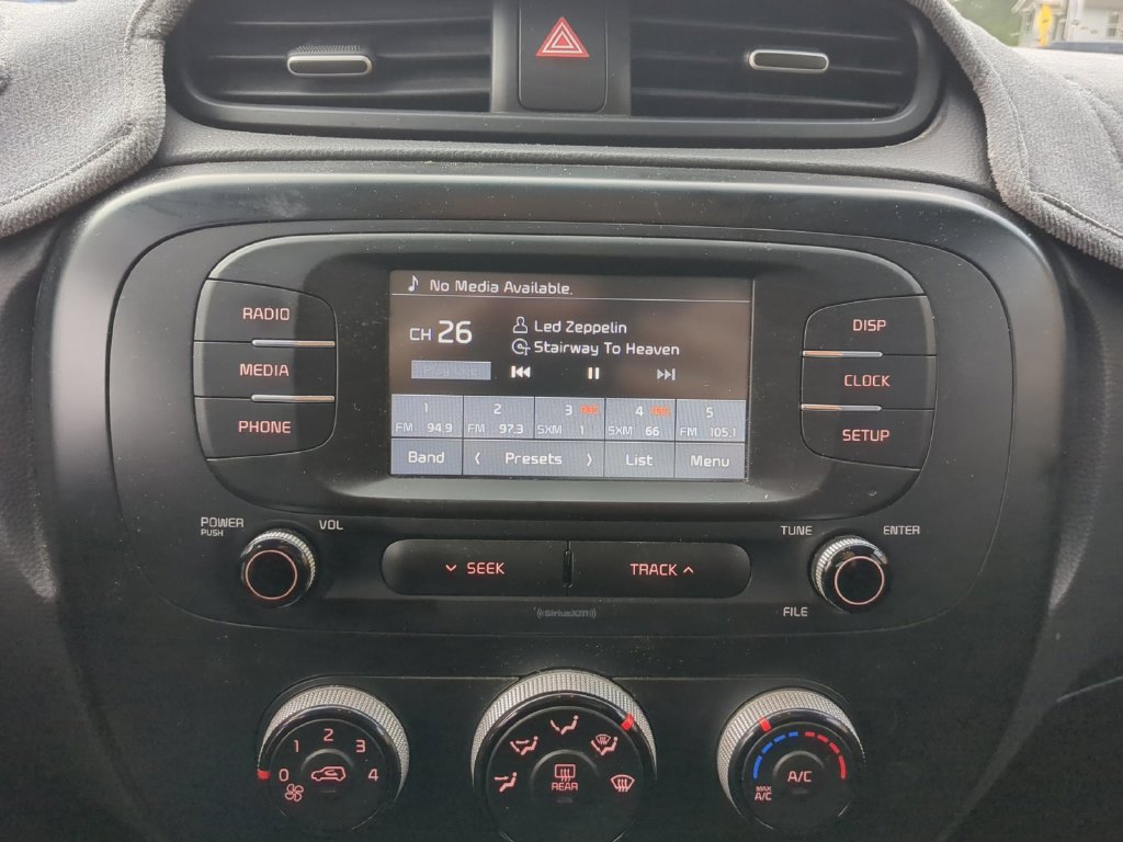 Used 2019 Kia Soul FWD image 23