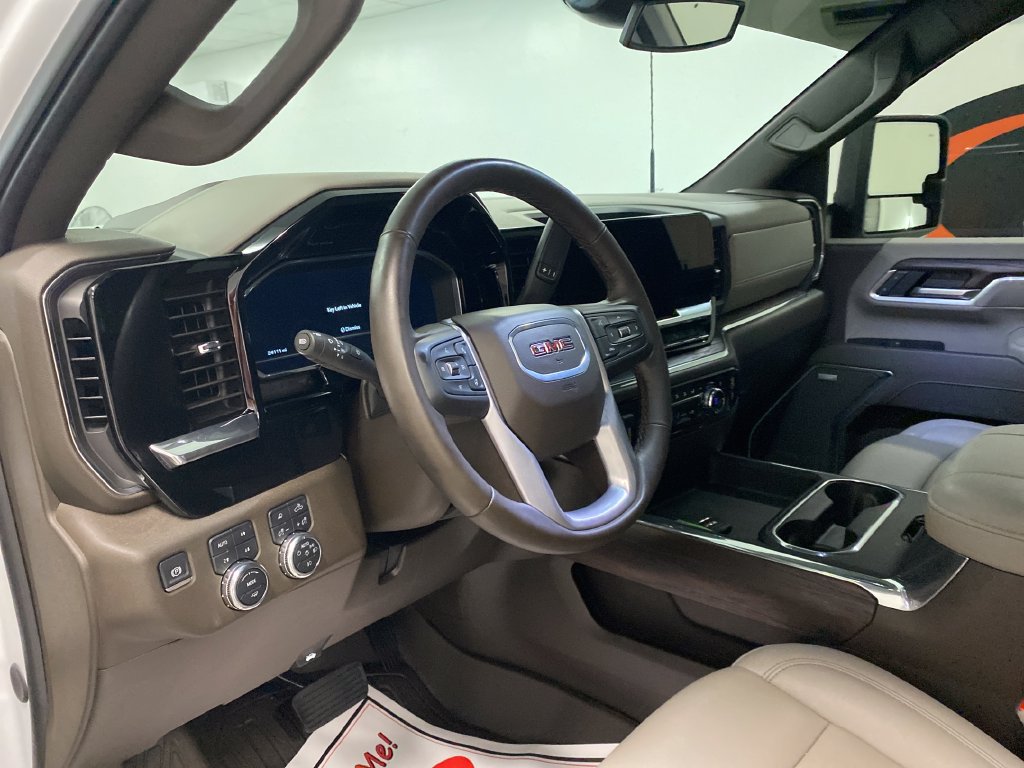 Used 2025 GMC Sierra 2500 SLT w/ SLT Premium Package AWD/4WD image 14